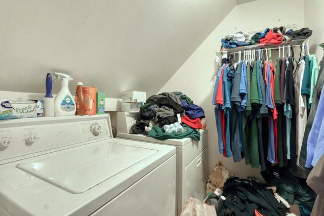 20060 W Greenfield AVENUE, Brookfield, WI 53045