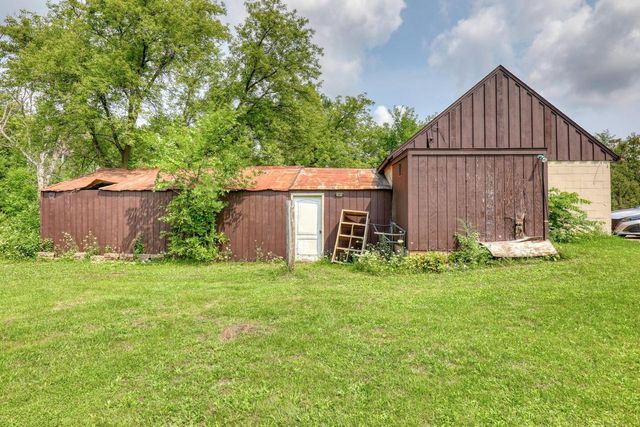 20060 W Greenfield AVENUE, Brookfield, WI 53045