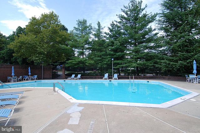 7592-K LAKESIDE VILLAGE DR, Falls Church, VA 22042