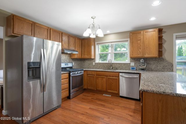 51 Wynantskill Way, Troy, NY 12180