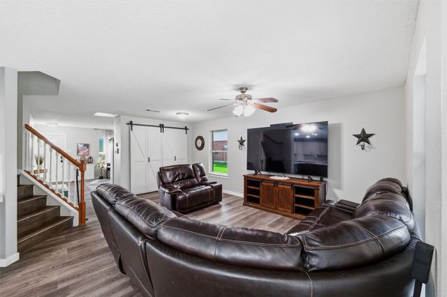 105 Vivian Drive, Waxahachie, TX 75165