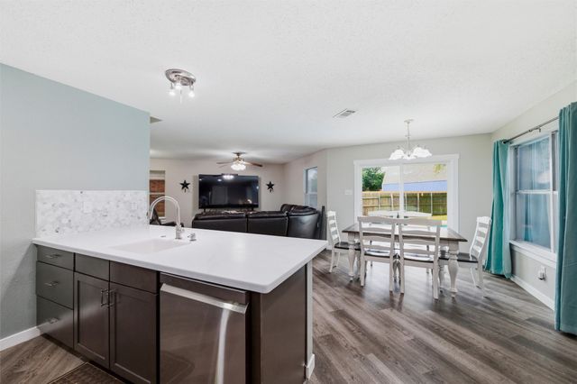 105 Vivian Drive, Waxahachie, TX 75165