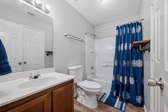 105 Vivian Drive, Waxahachie, TX 75165