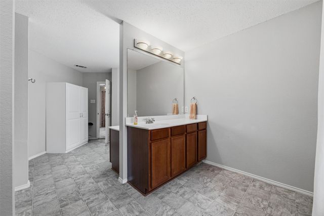 105 Vivian Drive, Waxahachie, TX 75165