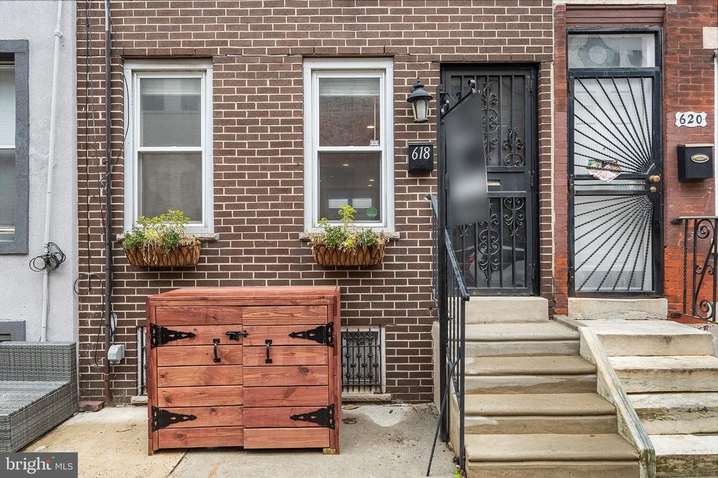 618 MCCLELLAN ST, Philadelphia, PA 19148
