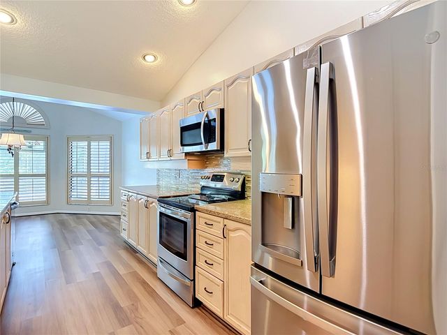 2102 LAINDALE PLACE, Valrico, FL 33596