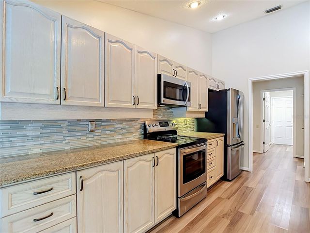 2102 LAINDALE PLACE, Valrico, FL 33596