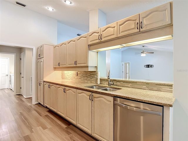 2102 LAINDALE PLACE, Valrico, FL 33596