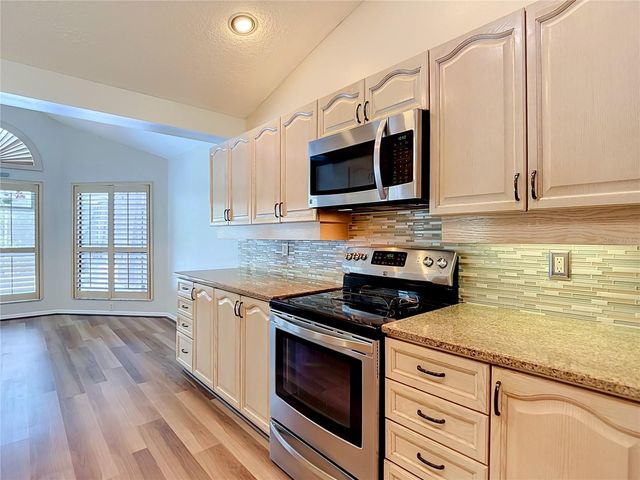 2102 LAINDALE PLACE, Valrico, FL 33596
