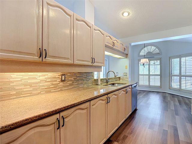 2102 LAINDALE PLACE, Valrico, FL 33596
