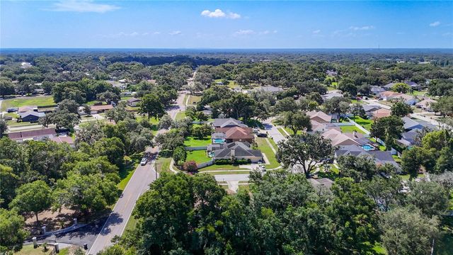 2102 LAINDALE PLACE, Valrico, FL 33596