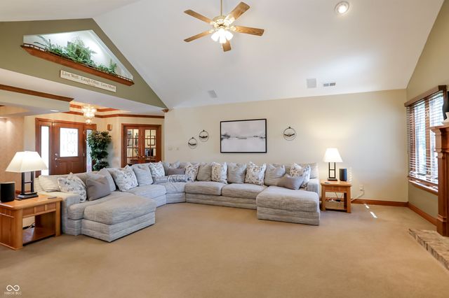 5571 N Red Oak Drive, Greenfield, IN 46140