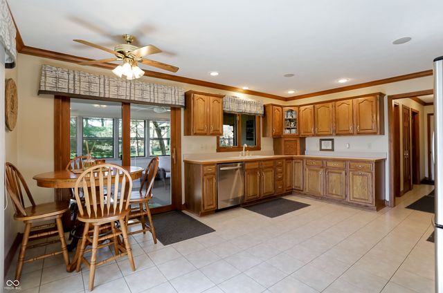5571 N Red Oak Drive, Greenfield, IN 46140