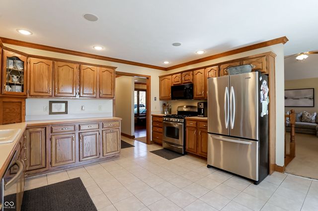 5571 N Red Oak Drive, Greenfield, IN 46140