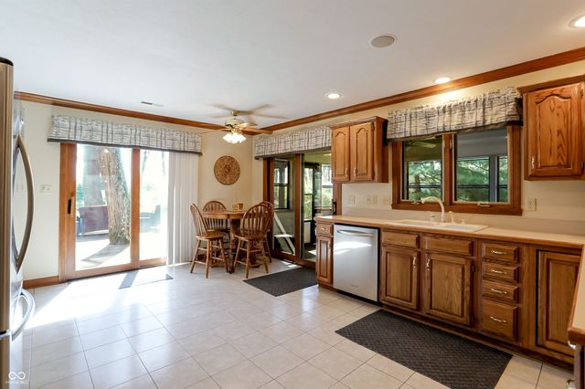 5571 N Red Oak Drive, Greenfield, IN 46140