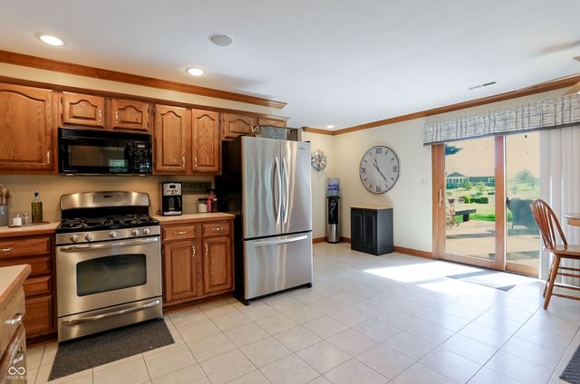 5571 N Red Oak Drive, Greenfield, IN 46140