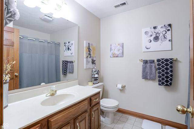 5571 N Red Oak Drive, Greenfield, IN 46140