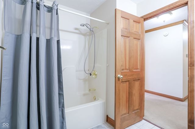 5571 N Red Oak Drive, Greenfield, IN 46140
