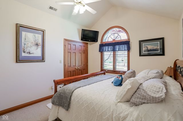 5571 N Red Oak Drive, Greenfield, IN 46140