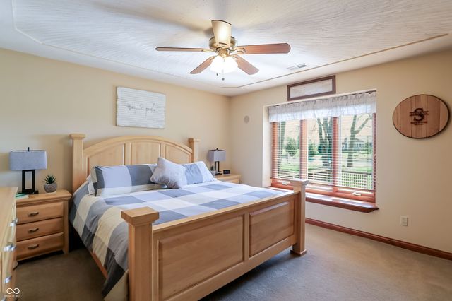 5571 N Red Oak Drive, Greenfield, IN 46140