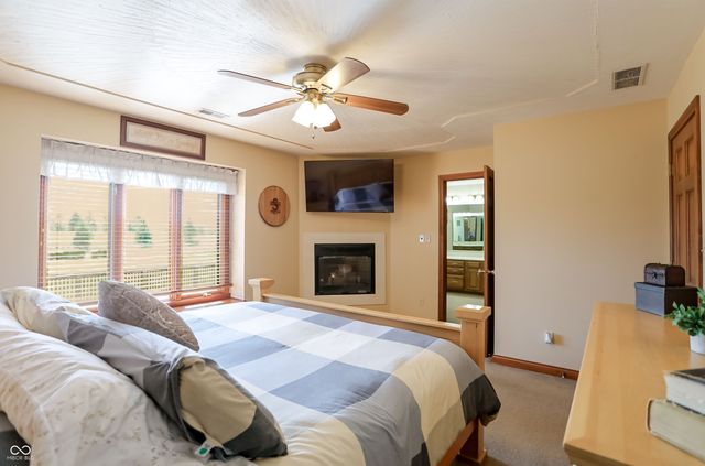 5571 N Red Oak Drive, Greenfield, IN 46140