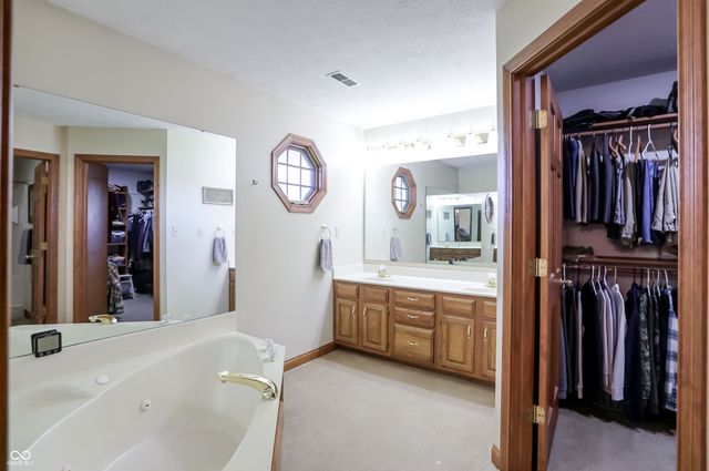 5571 N Red Oak Drive, Greenfield, IN 46140