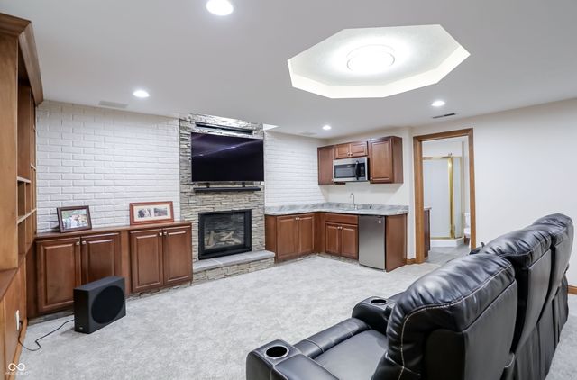 5571 N Red Oak Drive, Greenfield, IN 46140