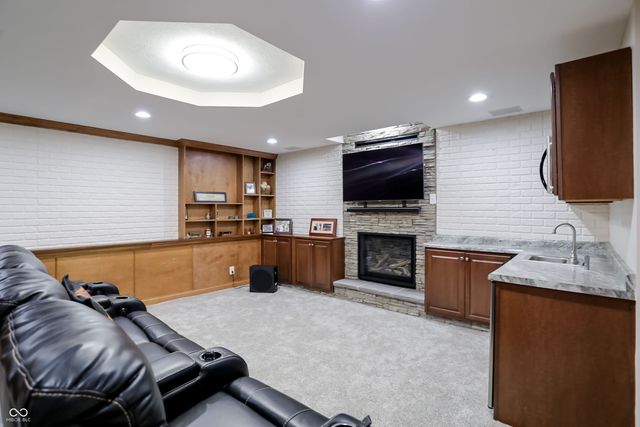 5571 N Red Oak Drive, Greenfield, IN 46140