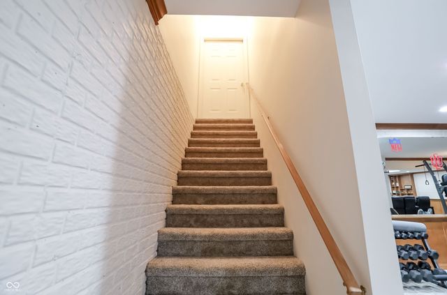 5571 N Red Oak Drive, Greenfield, IN 46140