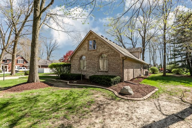 5571 N Red Oak Drive, Greenfield, IN 46140