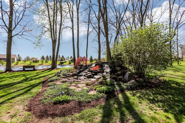 5571 N Red Oak Drive, Greenfield, IN 46140