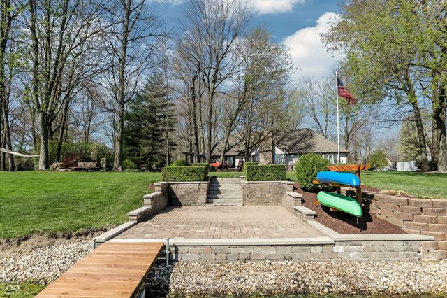 5571 N Red Oak Drive, Greenfield, IN 46140