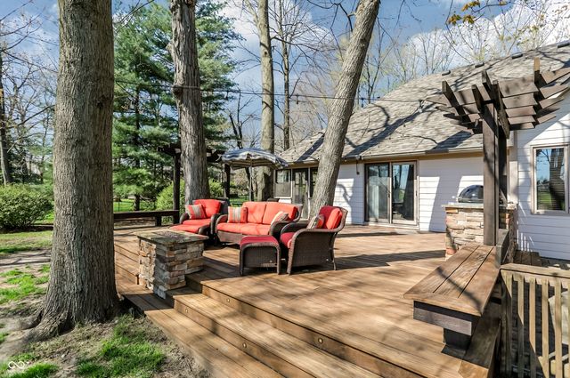 5571 N Red Oak Drive, Greenfield, IN 46140