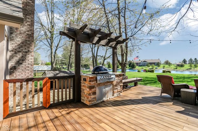 5571 N Red Oak Drive, Greenfield, IN 46140