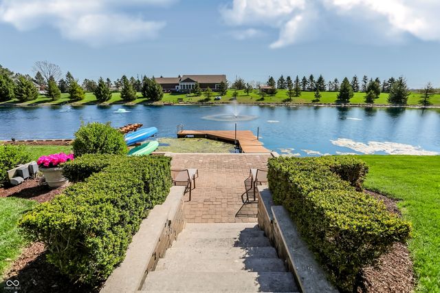 5571 N Red Oak Drive, Greenfield, IN 46140