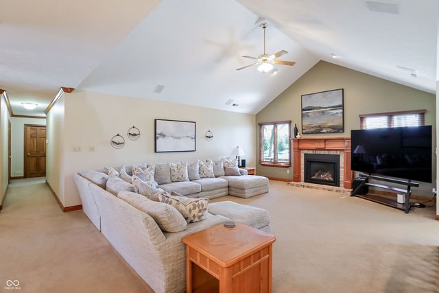 5571 N Red Oak Drive, Greenfield, IN 46140