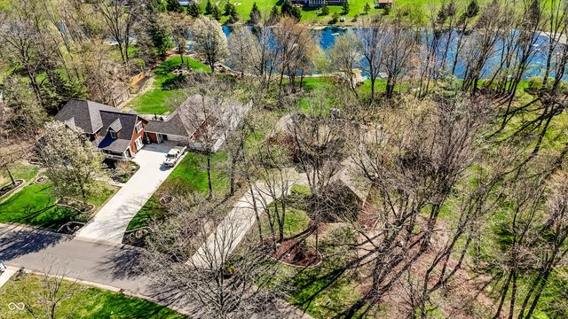 5571 N Red Oak Drive, Greenfield, IN 46140