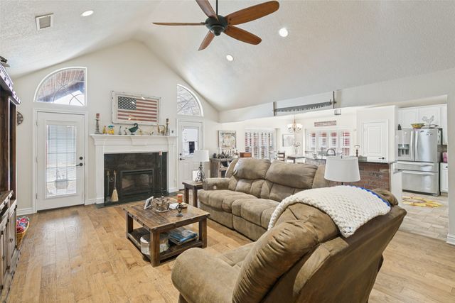 101 Shady Valley Circle, Weatherford, TX 76086
