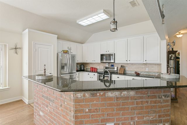 101 Shady Valley Circle, Weatherford, TX 76086