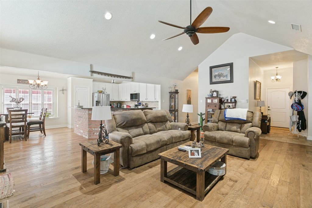 101 Shady Valley Circle, Weatherford, TX 76086 — photo 3