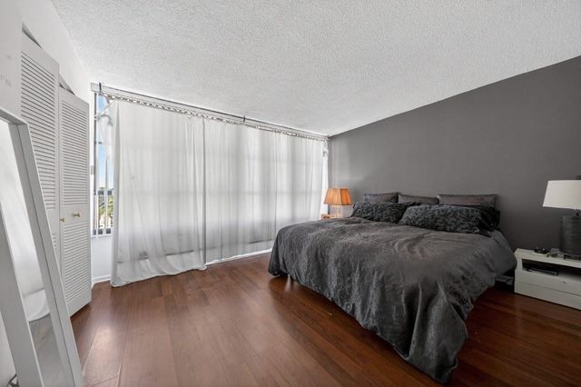 600 Three Islands B406, Hallandale Beach, FL 33009