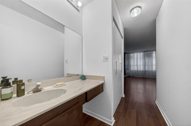 600 Three Islands B406, Hallandale Beach, FL 33009