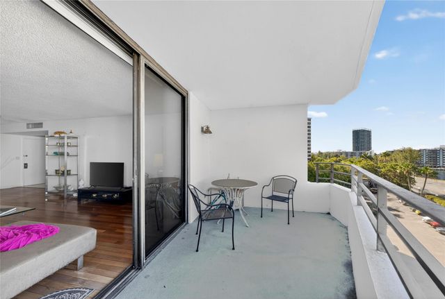 600 Three Islands B406, Hallandale Beach, FL 33009