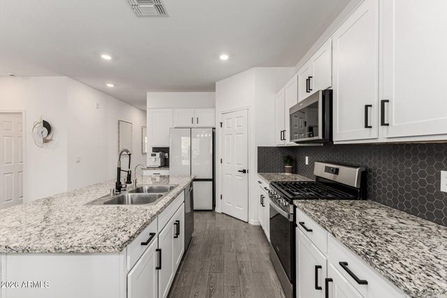 3255 E REBEL Lane, San Tan Valley, AZ 85143