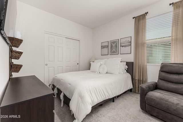 3255 E REBEL Lane, San Tan Valley, AZ 85143