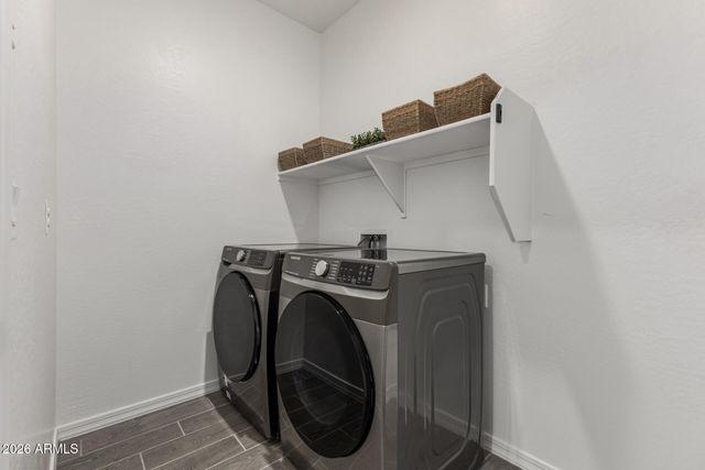 3255 E REBEL Lane, San Tan Valley, AZ 85143