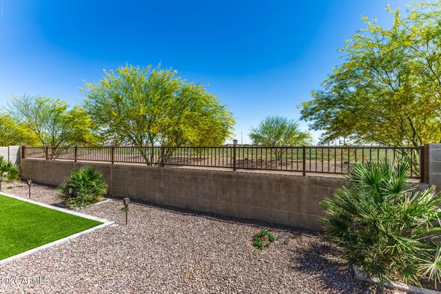 3255 E REBEL Lane, San Tan Valley, AZ 85143