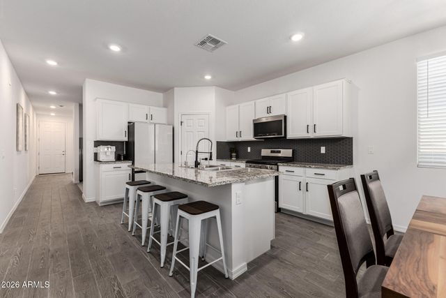 3255 E REBEL Lane, San Tan Valley, AZ 85143