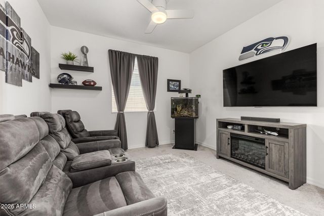 3255 E REBEL Lane, San Tan Valley, AZ 85143