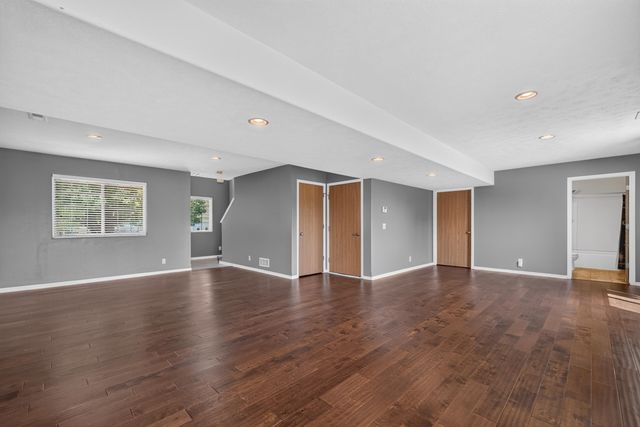 2527 PAVICH Drive, Council Bluffs, IA 51501